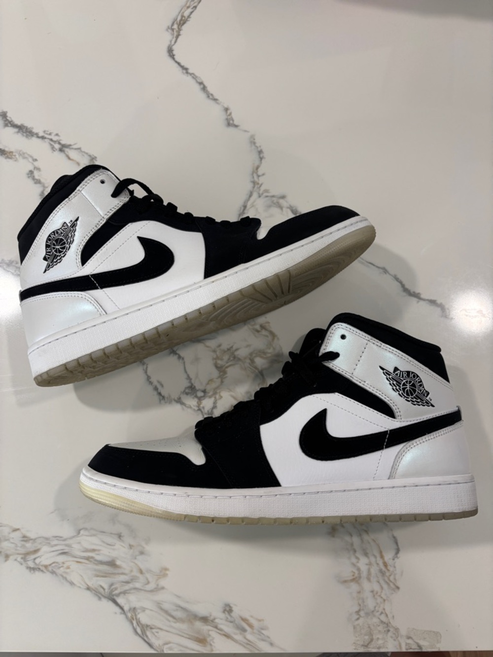 Nike Air Jordan 1 Mid SE
Diamond White Black Sneaker Size Mens 12